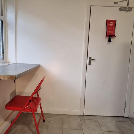 Easy Rooms, London Luton Airport -24 Hour Check-In 외부 사진