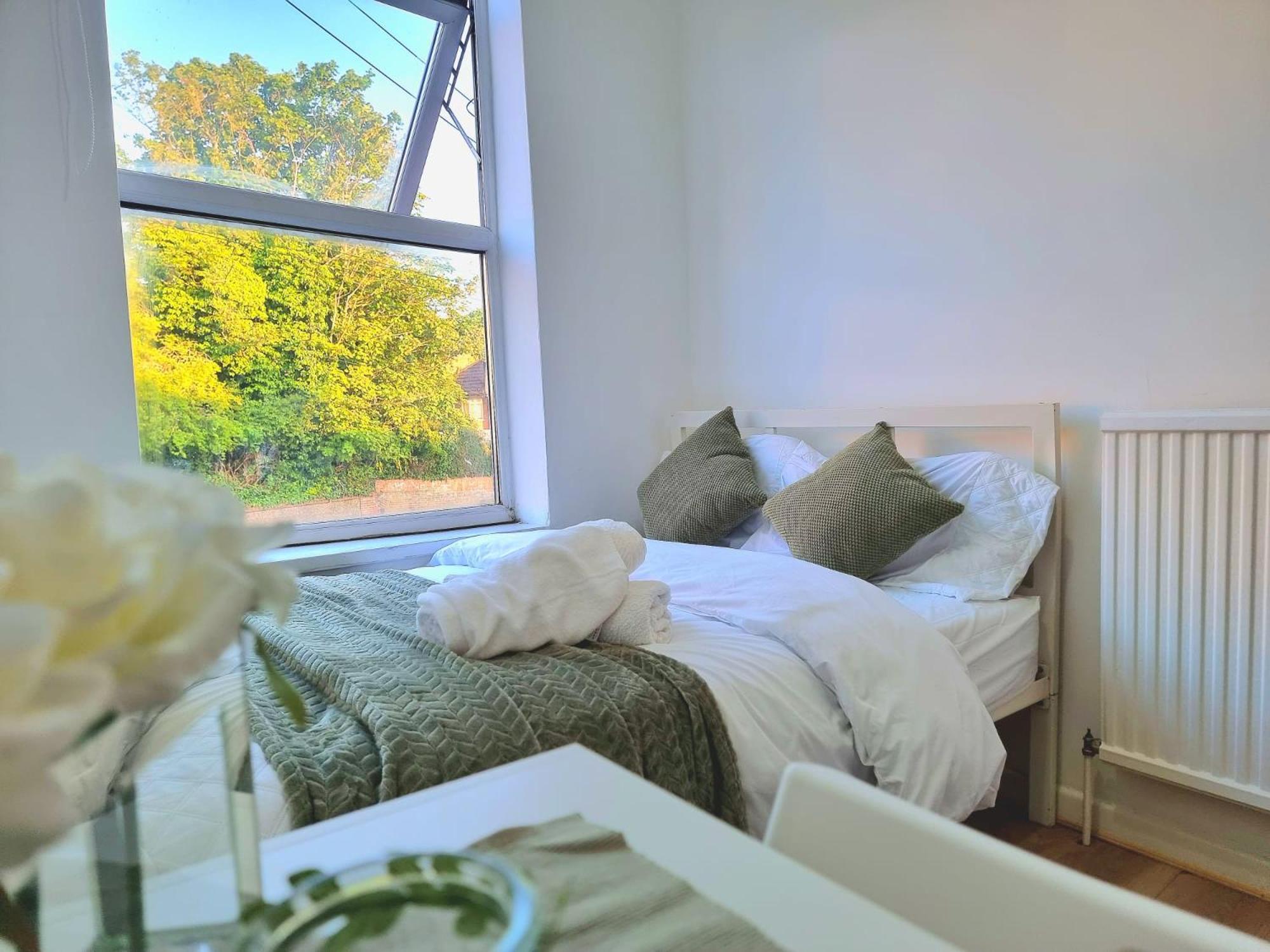 Easy Rooms, London Luton Airport -24 Hour Check-In 외부 사진